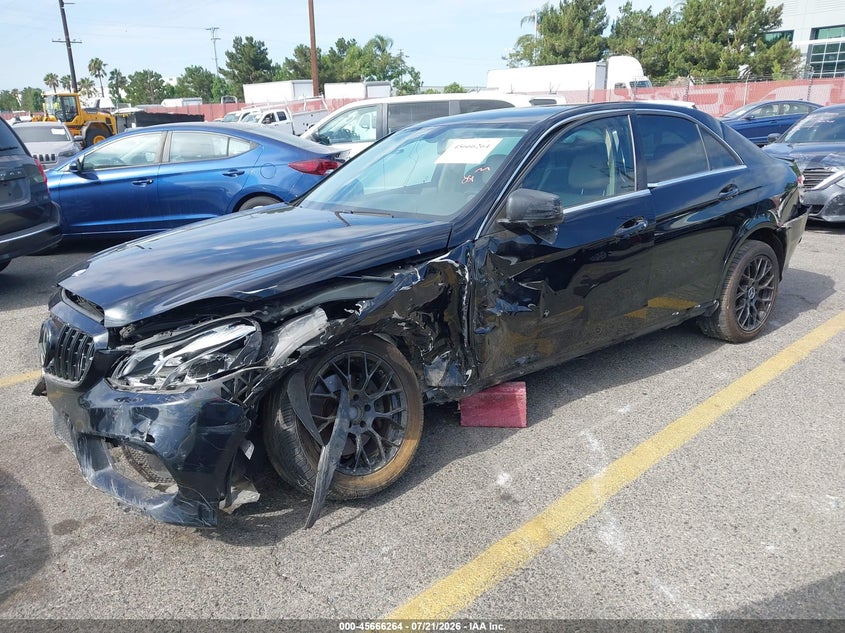 2016 Mercedes-benz E-klasse VIN WDDHF5KB7GB268559 IAAI salvage auction — FRONT & REAR, Salvage (California), sold $900 on 2026-08-11 (photo 2)