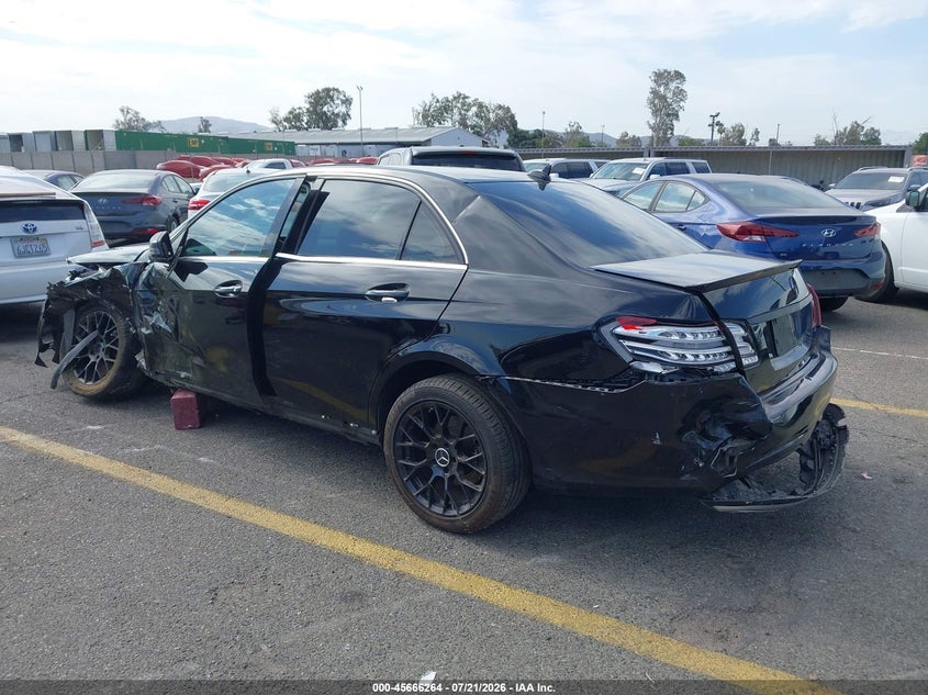 2016 Mercedes-benz E-klasse VIN WDDHF5KB7GB268559 IAAI salvage auction — FRONT & REAR, Salvage (California), sold $900 on 2026-08-11 (photo 3)