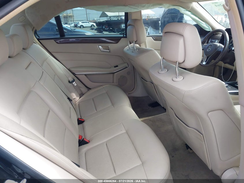 2016 Mercedes-benz E-klasse VIN WDDHF5KB7GB268559 IAAI salvage auction — FRONT & REAR, Salvage (California), sold $900 on 2026-08-11 (photo 8)