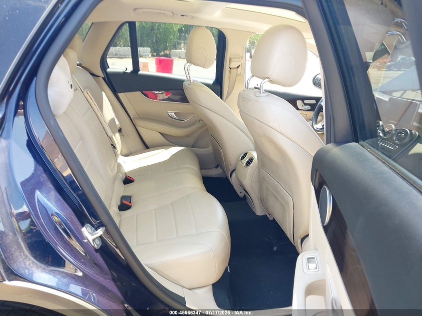 2019 Mercedes-benz Glc VIN WDC0G4JB9KF564274 IAAI salvage auction — FRONT & REAR, Salvage Title, sold $5,750 on 2026-08-04 (photo 8)