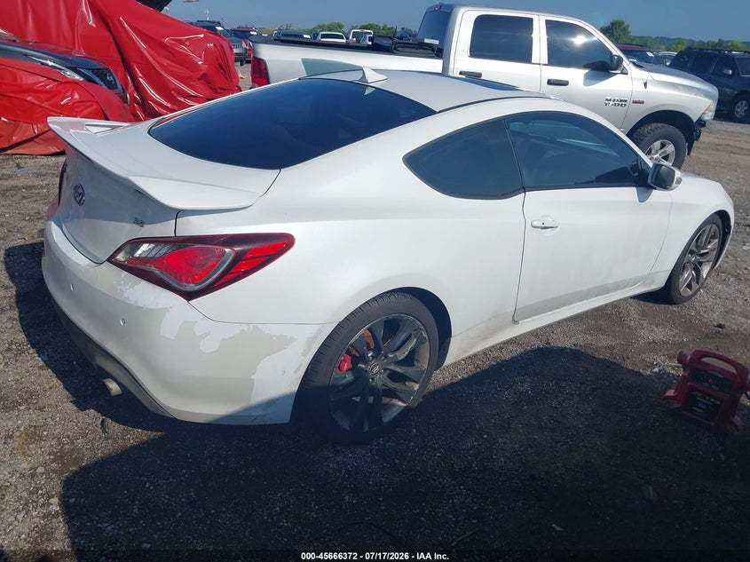 2016 Hyundai Genesis VIN KMHHU6KJ4GU131737 IAAI salvage auction — NORMAL WEAR, Clear (Tennessee), sold $475 on 2026-07-30 (photo 4)