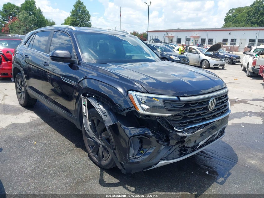 2024 Volkswagen Atlas cross sport VIN 1V2WE2CA2RC202473 IAAI salvage auction — FRONT END, Wait Title, sold $13,175 on 2026-09-28 (photo 1)