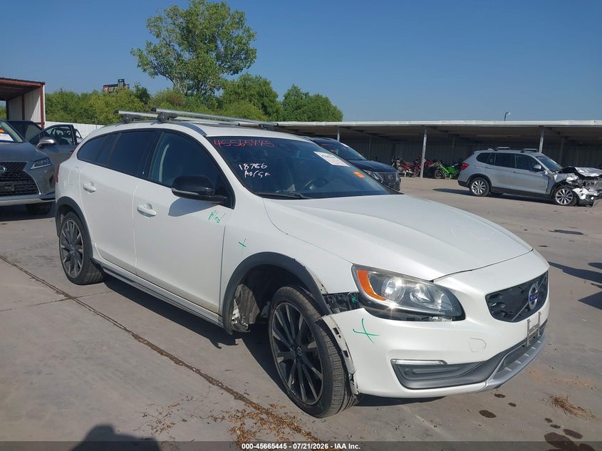 2016 Volvo V60 cross country VIN YV4612HK0G1008318 IAAI salvage auction — LEFT & RIGHT, Original (Texas), sold $2,700 on 2026-08-22 (photo 1)
