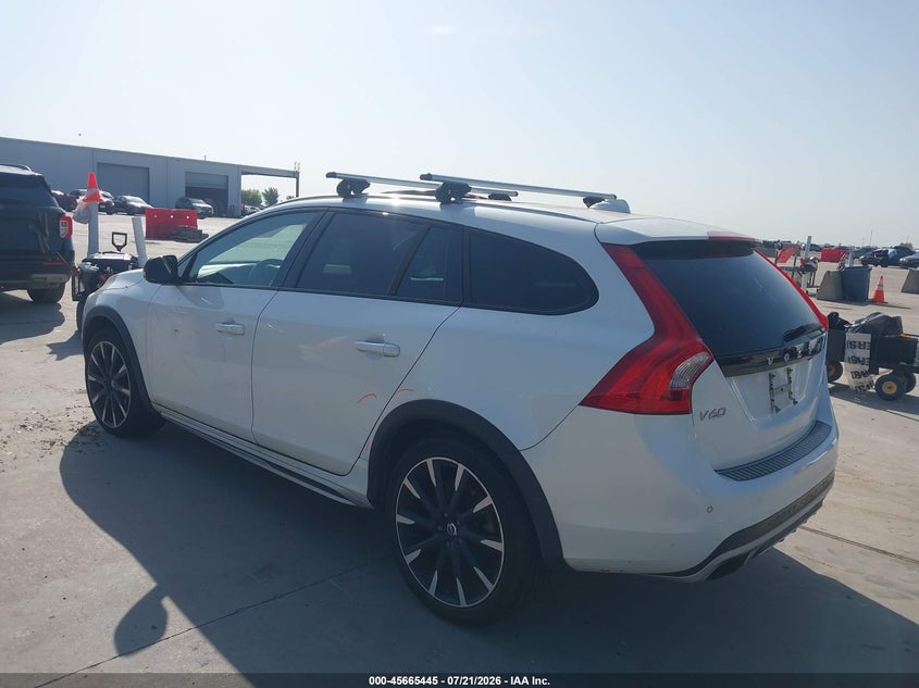 2016 Volvo V60 cross country VIN YV4612HK0G1008318 IAAI salvage auction — LEFT & RIGHT, Original (Texas), sold $2,700 on 2026-08-22 (photo 3)
