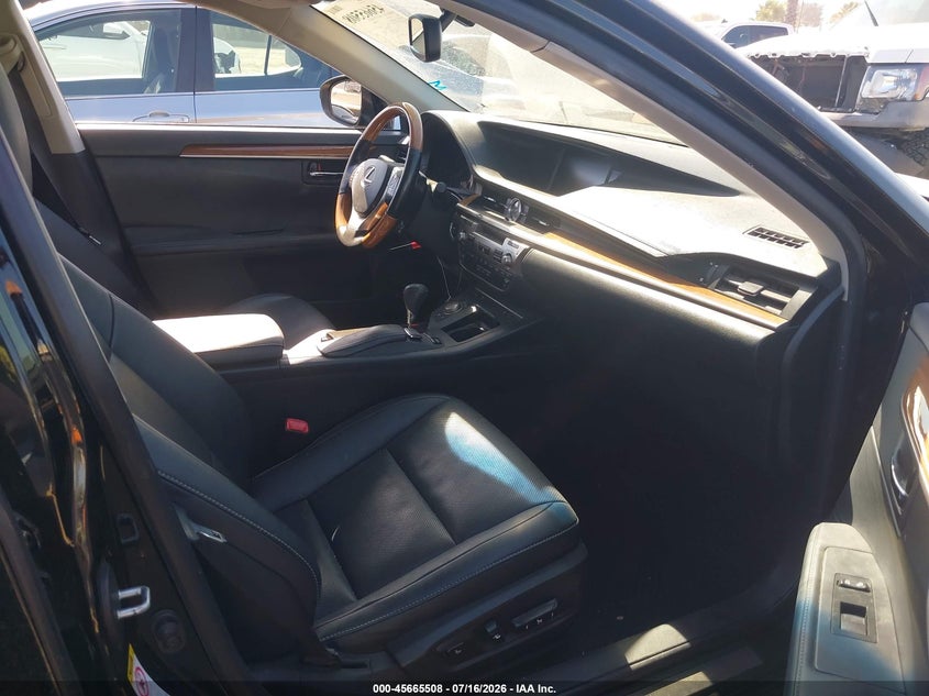 2014 Lexus ES VIN JTHBW1GG5E2070099 IAAI salvage auction — NORMAL WEAR, Salvage Title - Dealer (California), sold $2,625 on 2026-07-25 (photo 5)