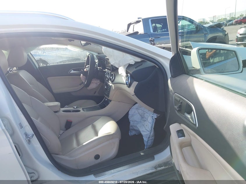 2015 Mercedes-benz Gla-klasse VIN WDCTG4GB8FJ083990 IAAI salvage auction — FRONT END, Salvage (Texas), sold $2,075 on 2026-08-11 (photo 5)