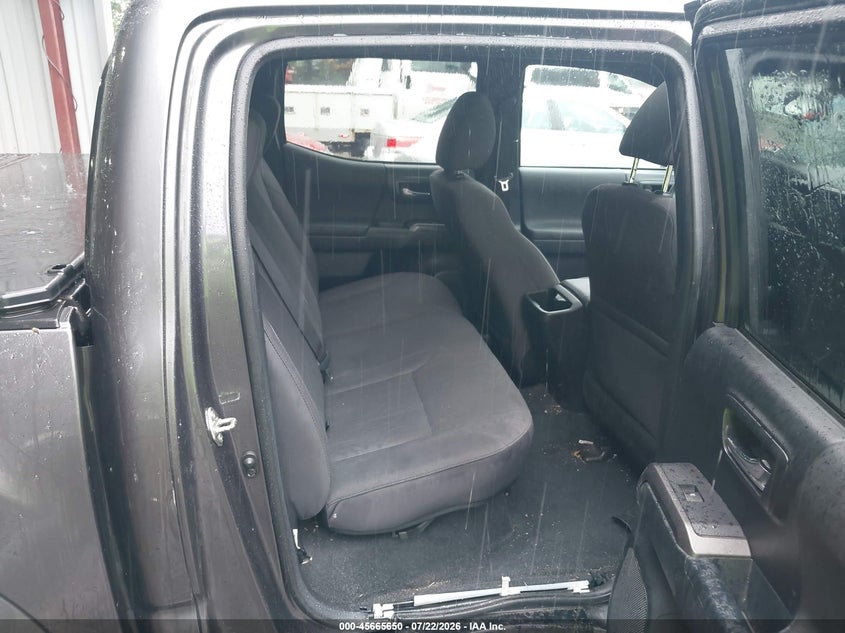 2016 Toyota Tacoma VIN 5TFCZ5AN8GX031380 IAAI salvage auction — SIDE, Wait Title, sold $11,500 on 2026-08-02 (photo 8)