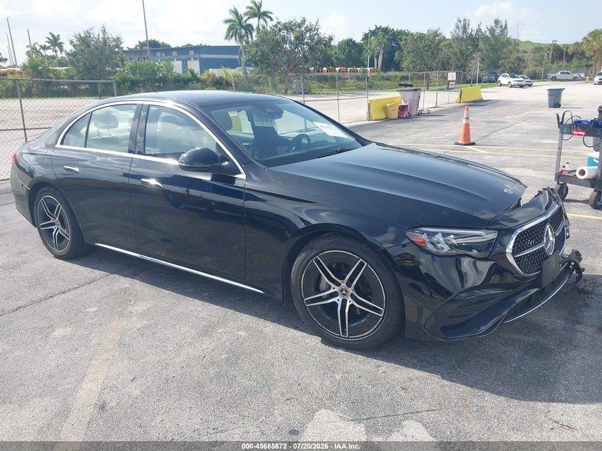 2025 Mercedes-benz E-klasse VIN W1KLF4GB3SA145661 — IAAI salvage auction photo