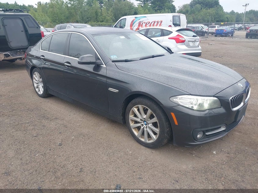 2016 BMW 5er VIN WBA5B3C51GG260205 IAAI salvage auction — UNKNOWN, Clear (Massachusetts), sold $25 on 2026-07-31 (photo 1)