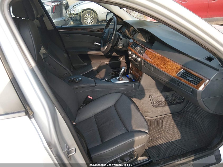 2010 BMW 5 series VIN WBANV9C54AC139998 IAAI salvage auction — NORMAL WEAR, Clear (Indiana), sold $25 on 2026-07-23 (photo 5)
