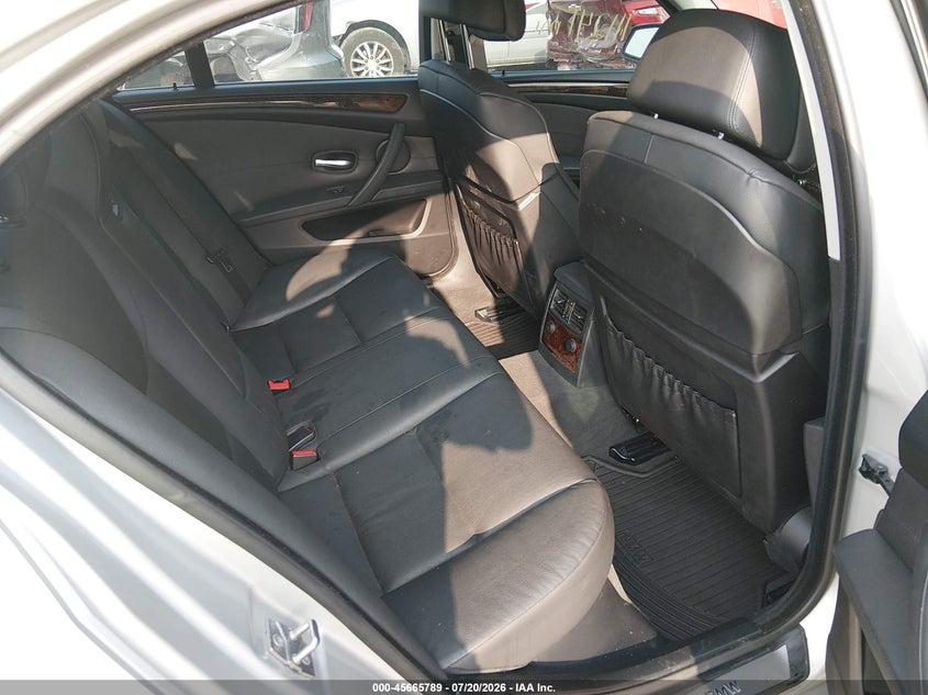 2010 BMW 5 series VIN WBANV9C54AC139998 IAAI salvage auction — NORMAL WEAR, Clear (Indiana), sold $25 on 2026-07-23 (photo 8)
