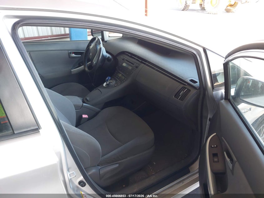 2011 Toyota Prius VIN JTDKN3DU5B5248887 IAAI salvage auction — NORMAL WEAR, Clear - Dealer Only (California), sold $2,250 on 2026-08-01 (photo 5)