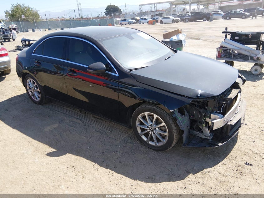 2021 Mercedes-benz A-klasse VIN W1K3G4EB8MJ300207 IAAI salvage auction — FRONT END, Salvage Title, sold $7,250 on 2026-08-19 (photo 1)