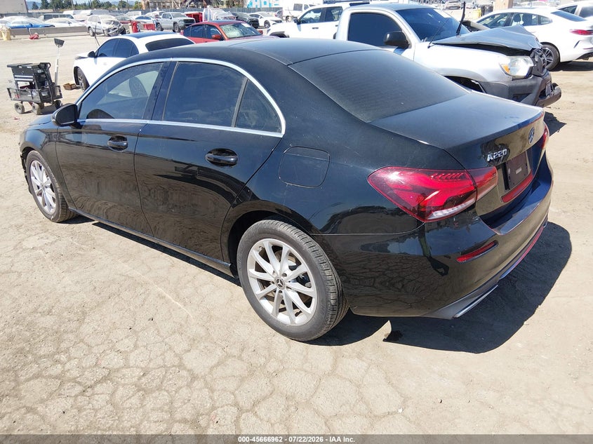 2021 Mercedes-benz A-klasse VIN W1K3G4EB8MJ300207 IAAI salvage auction — FRONT END, Salvage Title, sold $7,250 on 2026-08-19 (photo 3)