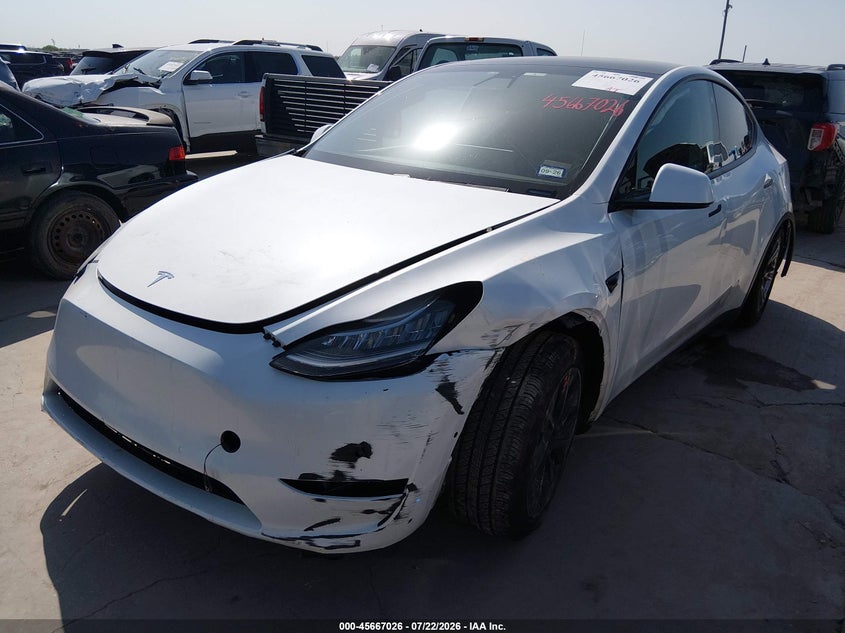 2020 Tesla Model y VIN 5YJYGDEE1LF009628 IAAI salvage auction — SIDE, Salvage Title, sold $6,600 on 2026-09-08 (photo 2)