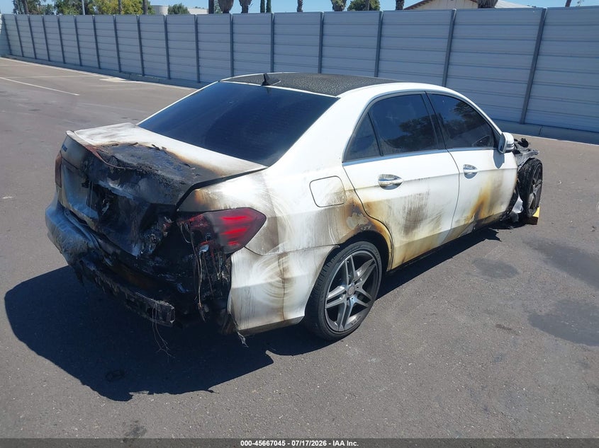 2016 Mercedes-benz E-klasse VIN WDDHF5KB9GB263640 IAAI salvage auction — NORMAL WEAR, Salvage (California), sold $125 on 2026-08-04 (photo 4)