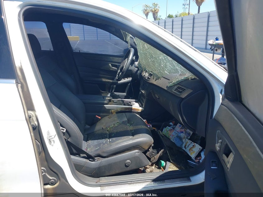 2016 Mercedes-benz E-klasse VIN WDDHF5KB9GB263640 IAAI salvage auction — NORMAL WEAR, Salvage (California), sold $125 on 2026-08-04 (photo 5)