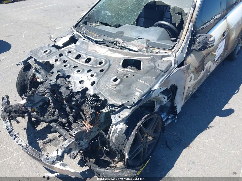 2016 Mercedes-benz E-klasse VIN WDDHF5KB9GB263640 IAAI salvage auction — NORMAL WEAR, Salvage (California), sold $125 on 2026-08-04 (photo 6)