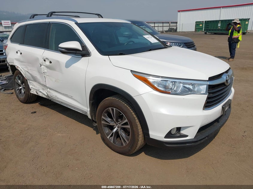 2016 Toyota Highlander VIN 5TDJKRFH1GS246014 IAAI salvage auction — RIGHT SIDE, Salvage Title, sold $3,050 on 2026-07-28 (photo 1)