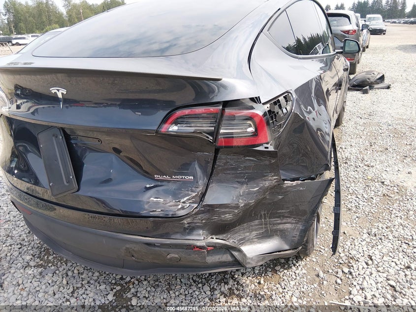 2025 Tesla Model y VIN 7SAYGDEF8SF265212 IAAI salvage auction — REAR END, Wait Title, sold $17,250 on 2026-09-02 (photo 6)