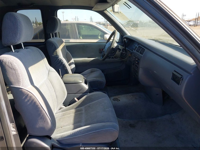 1998 Toyota T100 VIN JT4TN14D6W0042148 IAAI salvage auction — NORMAL WEAR, Clear - Dealer Only (California), sold $25 on 2026-07-29 (photo 5)