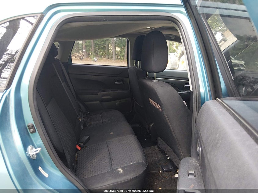 2011 Mitsubishi Outlander sport VIN JA4AP4AU0BZ003711 IAAI salvage auction — NORMAL WEAR, Clear (Virginia), sold $25 on 2026-07-21 (photo 8)