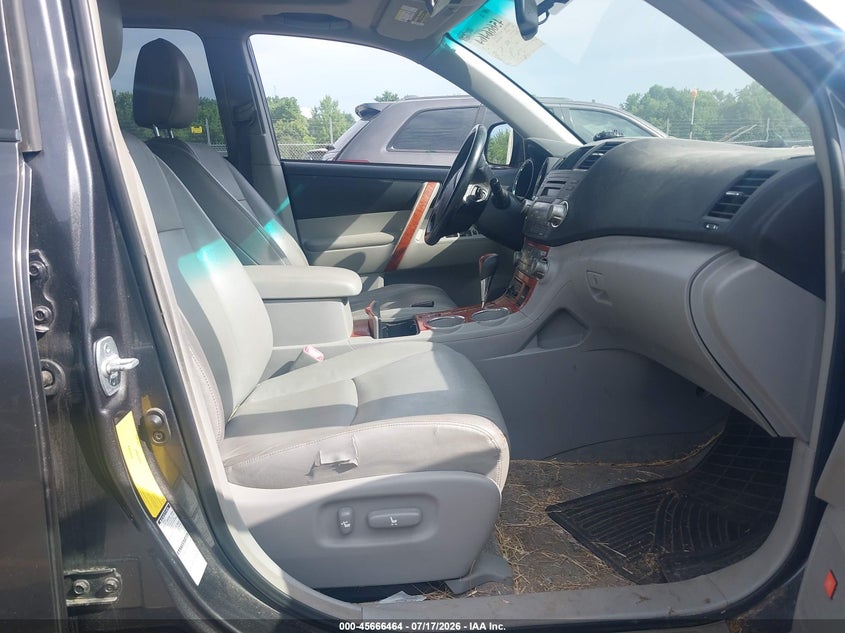 2008 Toyota Highlander VIN JTEES42A082053449 IAAI salvage auction — NORMAL WEAR, Clear (Connecticut), sold $1,300 on 2026-07-23 (photo 5)