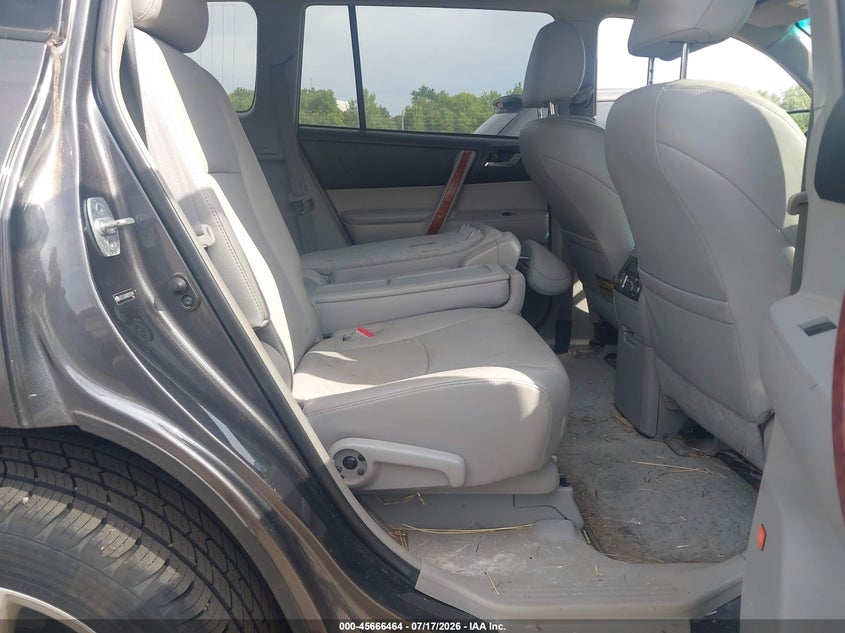 2008 Toyota Highlander VIN JTEES42A082053449 IAAI salvage auction — NORMAL WEAR, Clear (Connecticut), sold $1,300 on 2026-07-23 (photo 8)