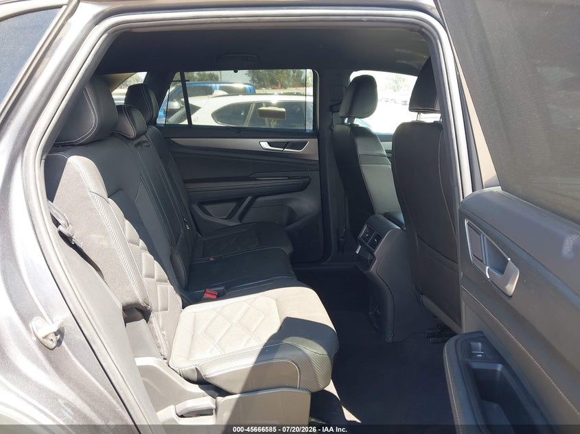 2024 Volkswagen Atlas cross sport VIN 1V2HE2CA2RC236146 IAAI salvage auction — FRONT END, Salvage (California), sold $15,000 on 2026-08-12 (photo 8)