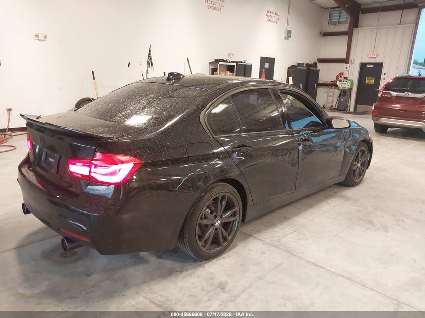 2017 BMW 3er VIN WBA8B9G38HNU55188 IAAI salvage auction — SIDE, Salvage Title, sold $6,100 on 2026-08-19 (photo 4)