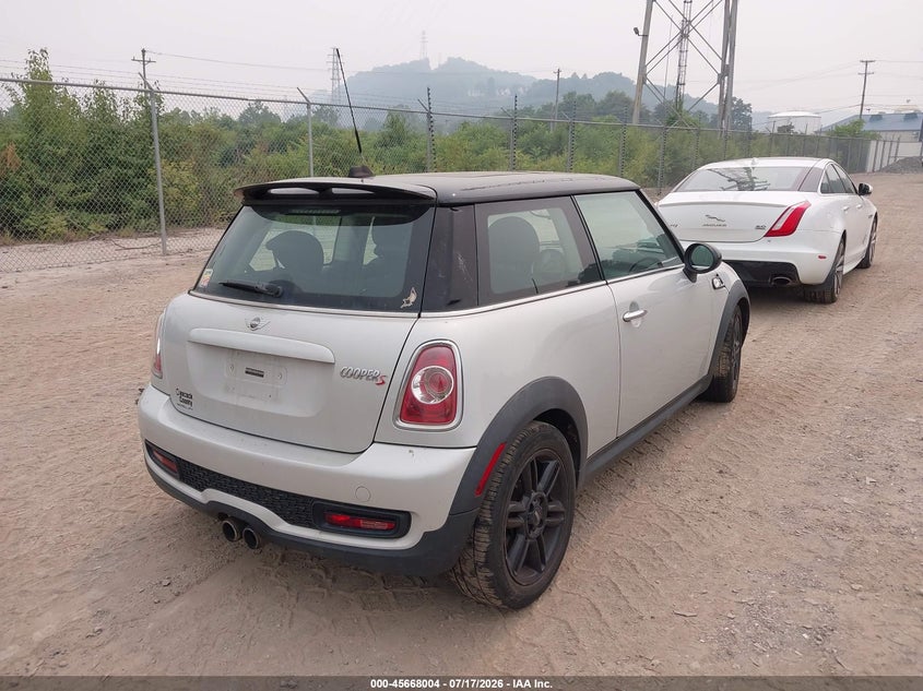2013 Mini Hard top VIN WMWSV3C53DT478482 IAAI salvage auction — UNKNOWN, Wait Title, sold $450 on 2026-08-18 (photo 4)