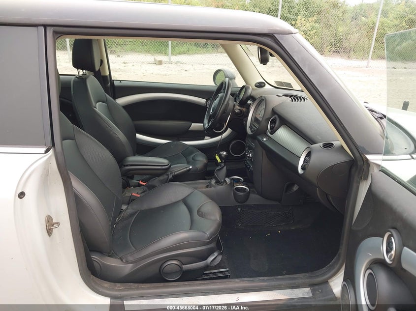 2013 Mini Hard top VIN WMWSV3C53DT478482 IAAI salvage auction — UNKNOWN, Wait Title, sold $450 on 2026-08-18 (photo 5)