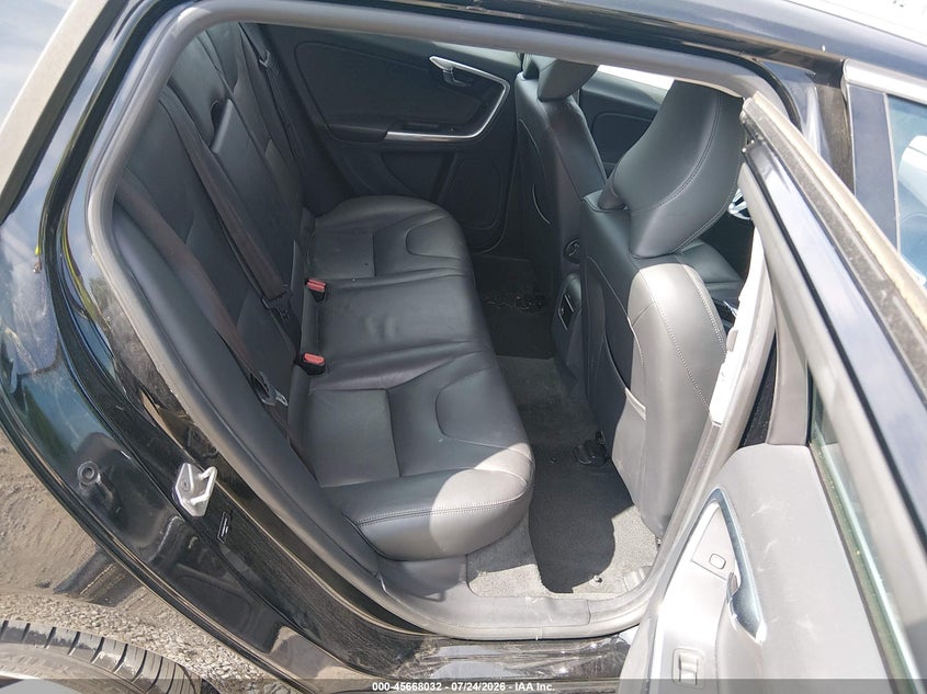 2015 Volvo V60 VIN YV140MEBXF1207429 IAAI salvage auction — LEFT FRONT, Salvage Title, sold $675 on 2026-08-17 (photo 8)