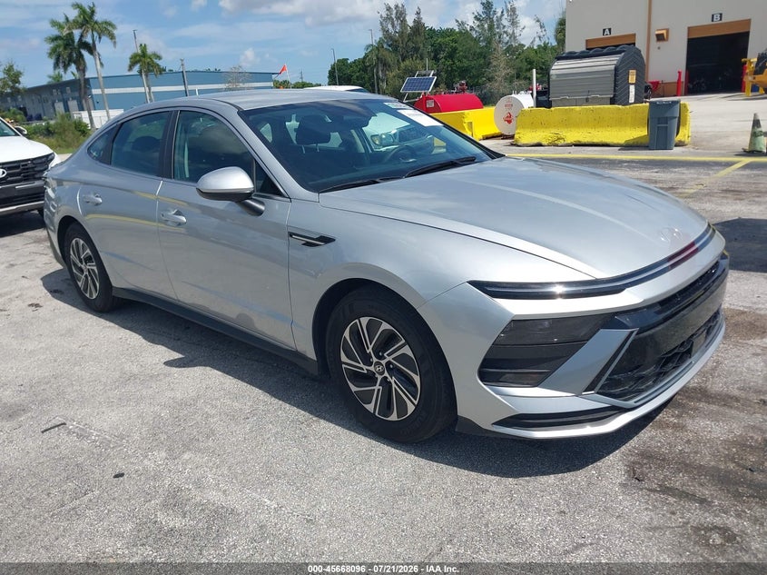 2026 Hyundai Sonata hybrid VIN KMHL24JJ2TA139045 IAAI salvage auction — REAR END, Clear (Florida), sold $9,600 on 2026-07-23 (photo 1)