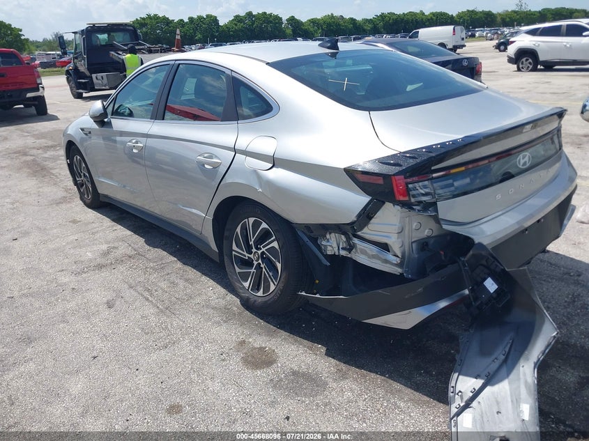 2026 Hyundai Sonata hybrid VIN KMHL24JJ2TA139045 IAAI salvage auction — REAR END, Clear (Florida), sold $9,600 on 2026-07-23 (photo 3)