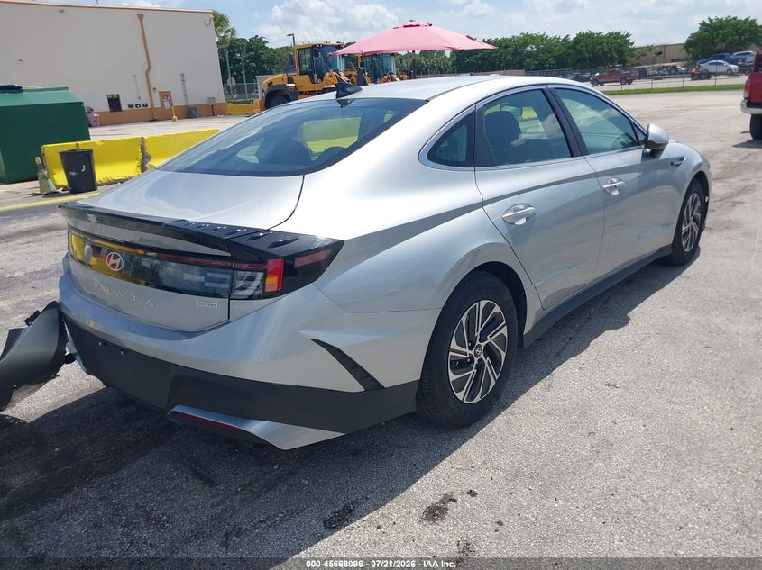 2026 Hyundai Sonata hybrid VIN KMHL24JJ2TA139045 IAAI salvage auction — REAR END, Clear (Florida), sold $9,600 on 2026-07-23 (photo 4)