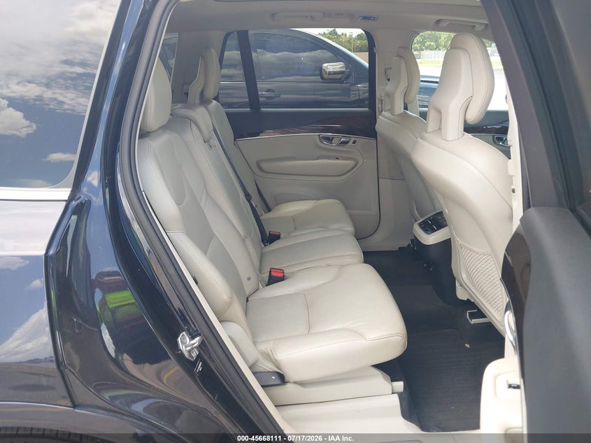 2016 Volvo Xc90 VIN YV4A22PK8G1095099 IAAI salvage auction — NORMAL WEAR, Clear (Illinois), sold $1,050 on 2026-07-23 (photo 8)