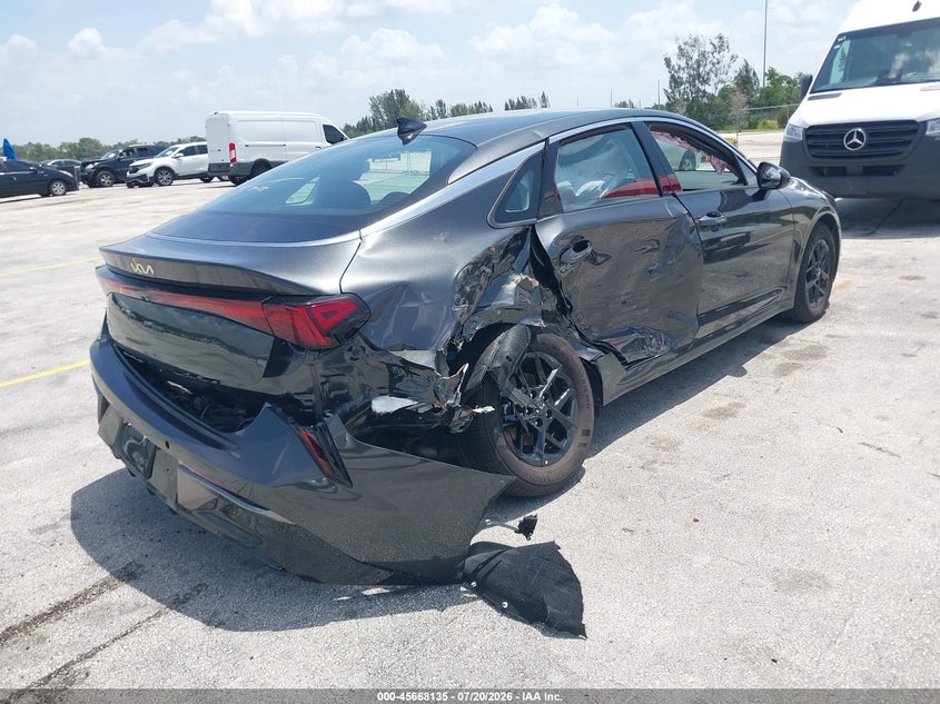 2026 Kia K5 VIN KNAG24J71T5451681 IAAI salvage auction — RIGHT SIDE, Salvage Title, sold $7,500 on 2026-08-02 (photo 4)