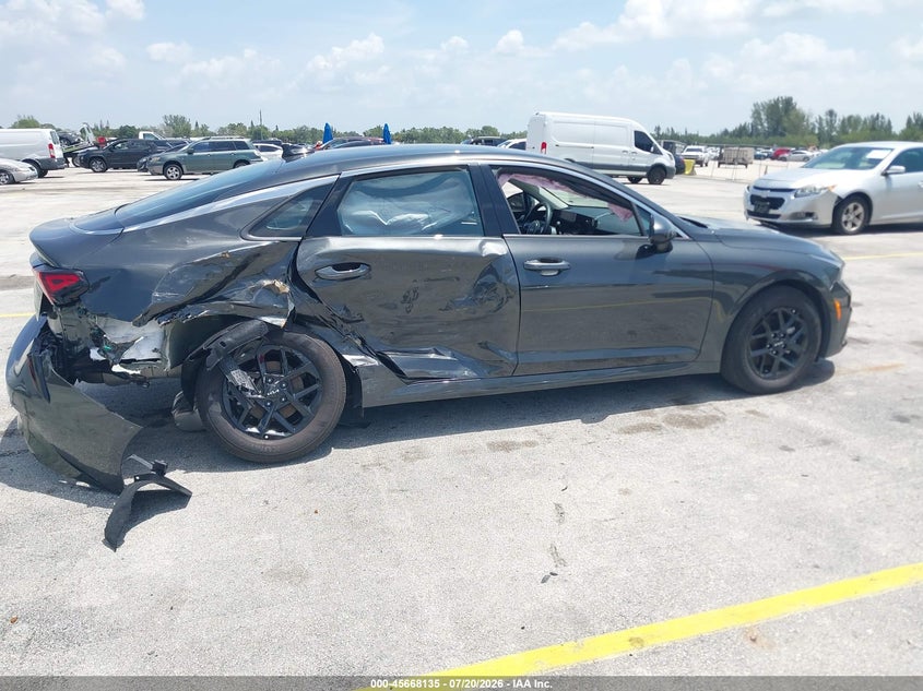 2026 Kia K5 VIN KNAG24J71T5451681 IAAI salvage auction — RIGHT SIDE, Salvage Title, sold $7,500 on 2026-08-02 (photo 6)
