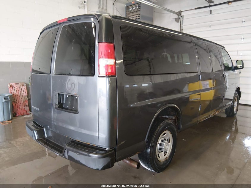 2017 Chevrolet VIN 1GAZGNFFXH1300896 IAAI salvage auction — RIGHT SIDE, Sf97 (New York), sold $0 on 2026-09-22 (photo 4)