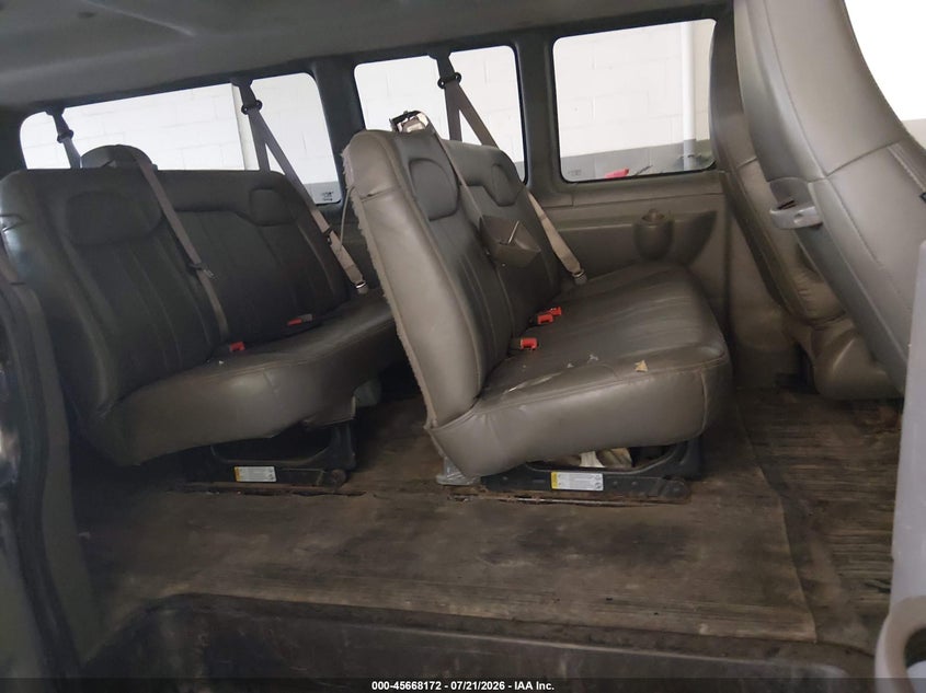 2017 Chevrolet VIN 1GAZGNFFXH1300896 IAAI salvage auction — RIGHT SIDE, Sf97 (New York), sold $0 on 2026-09-22 (photo 8)