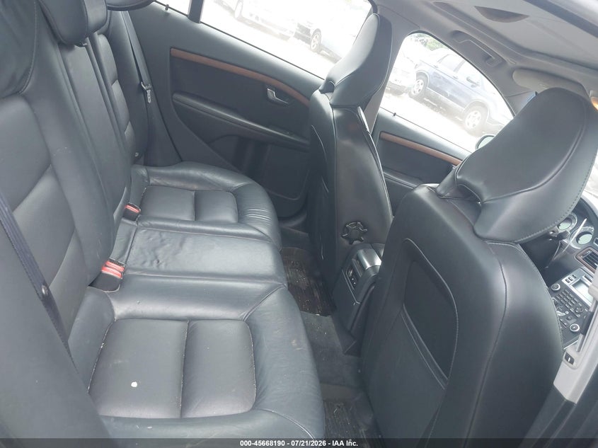 2010 Volvo S80 VIN YV1992AH8A1123905 IAAI salvage auction — FRONT & REAR, Salvage (Pennsylvania), sold $150 on 2026-08-03 (photo 8)