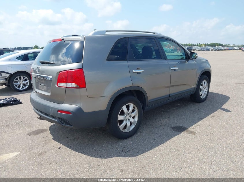 2011 Kia Sorento VIN 5XYKTDA13BG027916 IAAI salvage auction — NORMAL WEAR, Clear (Minnesota), sold $1,000 on 2026-07-29 (photo 4)