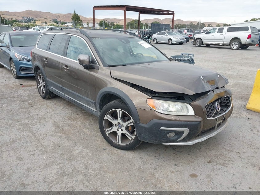 2014 Volvo Xc70 VIN YV4902BZ0E1185941 IAAI salvage auction — NORMAL WEAR, Clear - Dealer Only (California), sold $2,425 on 2026-07-30 (photo 1)