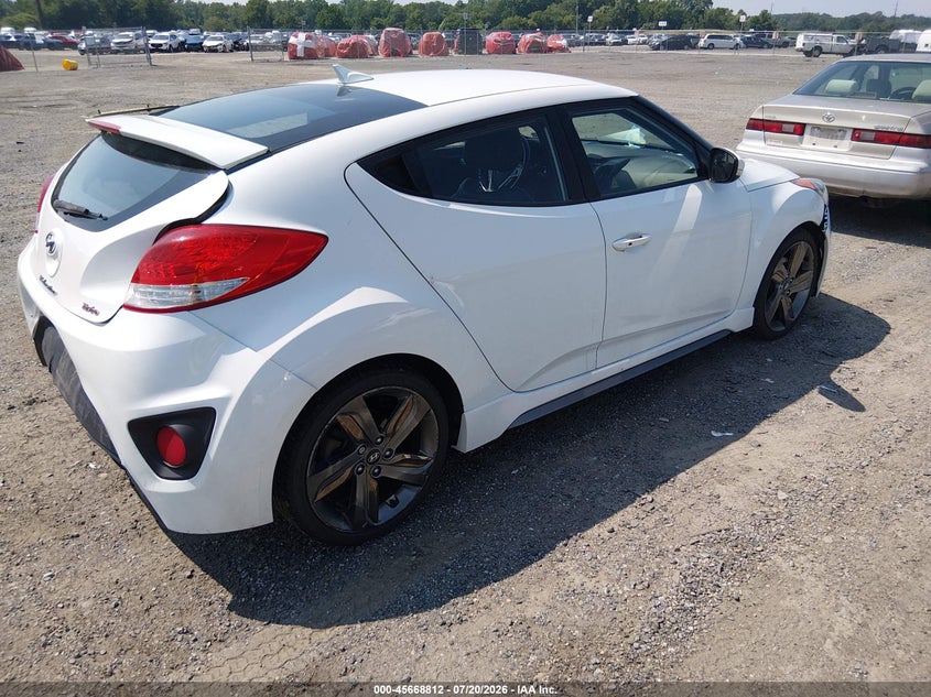 2015 Hyundai Veloster VIN KMHTC6AE6FU223206 IAAI salvage auction — UNKNOWN, Salvage Title, sold $975 on 2026-08-01 (photo 4)