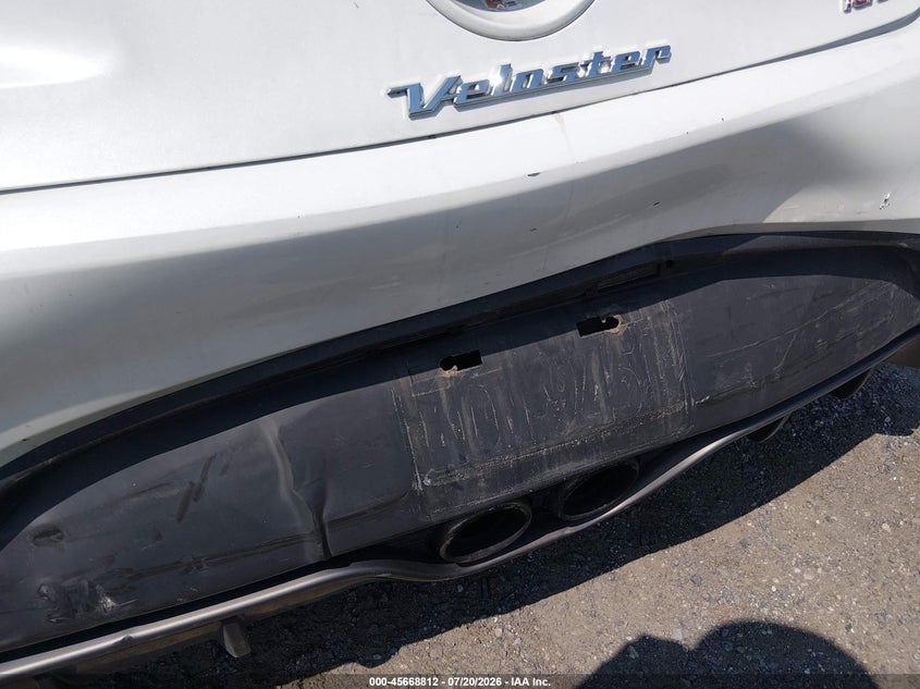 2015 Hyundai Veloster VIN KMHTC6AE6FU223206 IAAI salvage auction — UNKNOWN, Salvage Title, sold $975 on 2026-08-01 (photo 6)