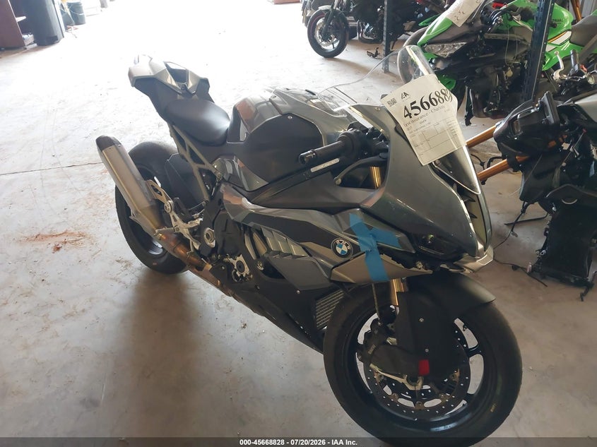2025 BMW S 1000 VIN WB10P2309S6L52705 — IAAI salvage auction photo