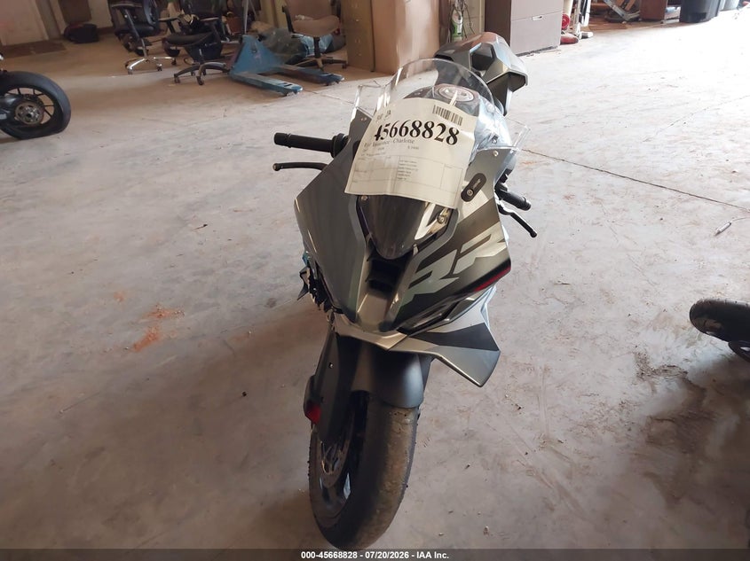 2025 BMW S 1000 VIN WB10P2309S6L52705 IAAI salvage auction — SIDE, Salvage Title, sold $11,600 on 2026-09-02 (photo 5)