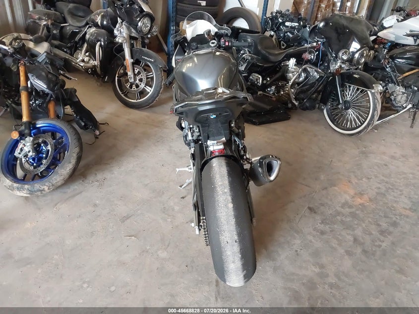 2025 BMW S 1000 VIN WB10P2309S6L52705 IAAI salvage auction — SIDE, Salvage Title, sold $11,600 on 2026-09-02 (photo 6)
