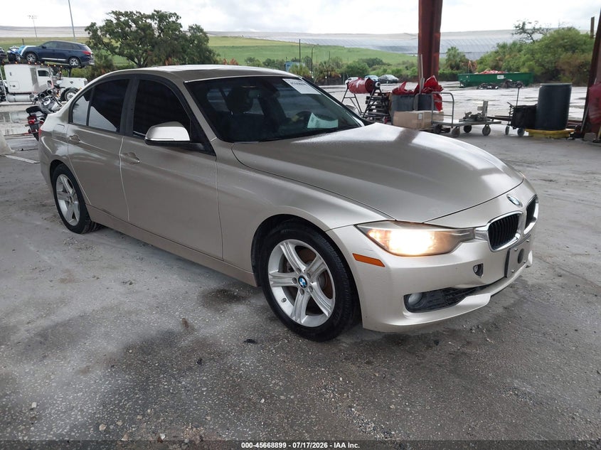 2015 BMW 3er VIN WBA3A5C53FP605089 IAAI salvage auction — NORMAL WEAR, Clear (Florida), sold $475 on 2026-07-28 (photo 1)